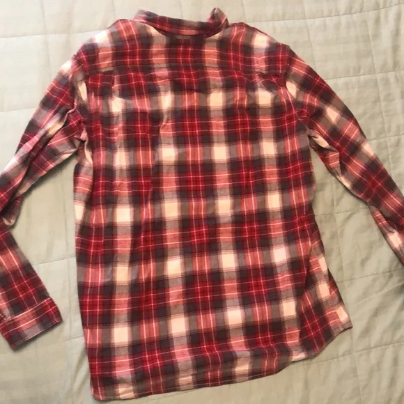 Eddie Bauer Relaxed Fit button down - Picture 6 of 8
